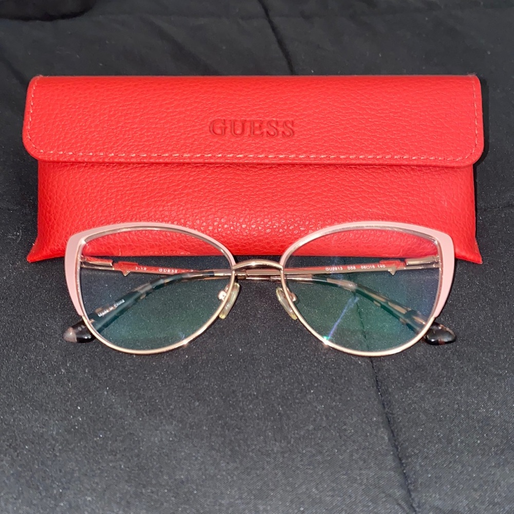 Guess Eyeglasses GU2813